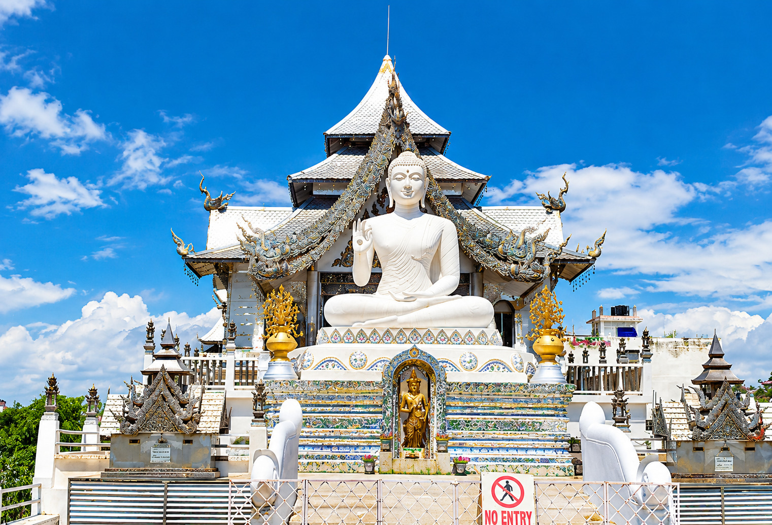 Buddha statue at Bodh Gaya